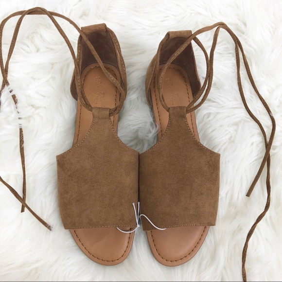 Sz 8.5 Lace Up Flat Sandals - Picture 2 of 5